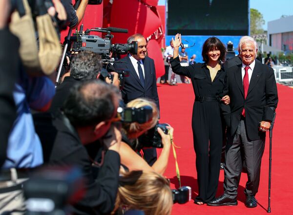 Легендарный французский актер Жан-Поль Бельмондо и Софи Марсо - Sputnik Беларусь