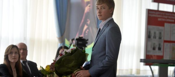 Николай Лукашенко на избирательном участке во время парламентских выборов - 2016 - Sputnik Беларусь