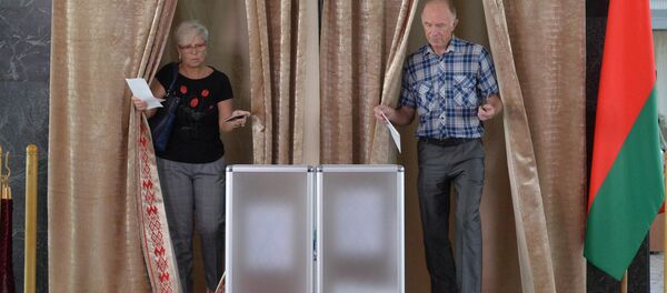 Голосование на избирательном участке - Sputnik Беларусь