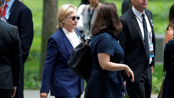 Клинтон покидает церемонию в Нью-Йорке - Sputnik Беларусь