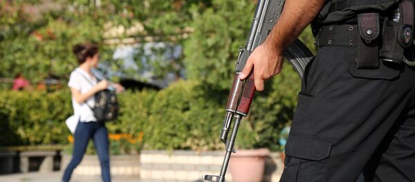 Турецкий полицейский. Архивное фото - Sputnik Беларусь