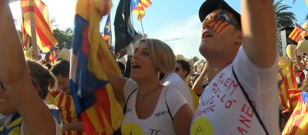 СПУТНИК_Тысячи барселонцев пели и танцевали на акции за независимость Каталонии - Sputnik Беларусь