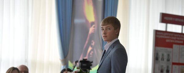 Николай Лукашенко во время голосования на парламентских выборах в Минске - Sputnik Беларусь