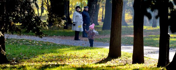 Минчане в парке Минчане в парке - Sputnik Беларусь