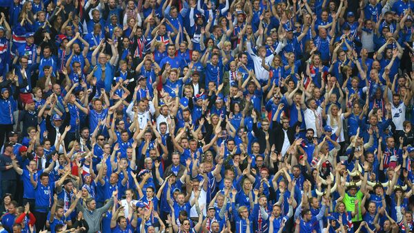 Болельщики сборной Исландии на Евро-2016 - Sputnik Беларусь