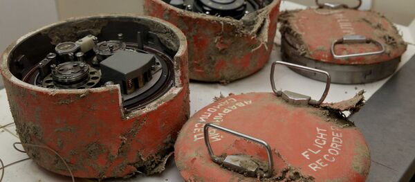 Передача польской стороне копий записей бортовых самописцев с самолета польского президента Леха Качиньского - Sputnik Беларусь