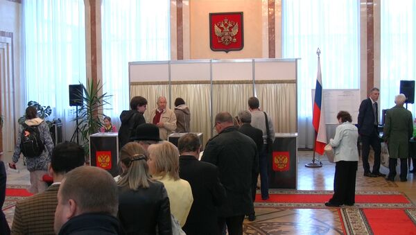 Выборы в Госудуму проходят в  российском посольстве - Sputnik Беларусь