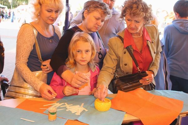 Производители сыров установили на площади торговые площадки - Sputnik Беларусь