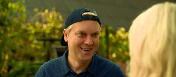 Кадр из российской комедии Жених с Сергеем Светлаковым - Sputnik Беларусь