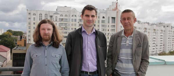 Алексей Дзермант (Беларусь), политический аналитик Валентин Гайдай (Украина) и Юрий Алексеев (Латвия) - Sputnik Беларусь