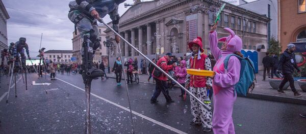 Вулічны спектакль, архіўнае фота - Sputnik Беларусь