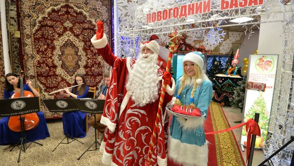 В ЦУМе открылся новогодний базар - Sputnik Беларусь