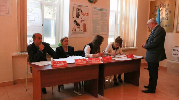 В Гяндже проголосовало 11 процентов избирателей - Sputnik Беларусь