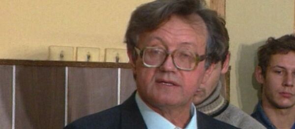 Алесь Адамович отстаивает свое отношение к Сталину в суде. Архив - Sputnik Беларусь