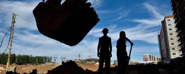 Рабочие на стройке, архивное фото - Sputnik Беларусь