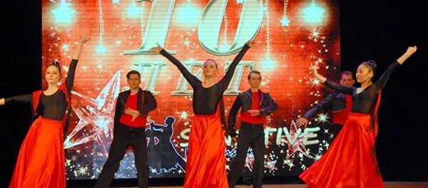 Участники ансамбля бального танца Sensitive - Sputnik Беларусь