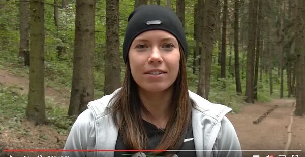 Кадр из видеообращения Алины Талай Кадр из видеообращения Алины Талай - Sputnik Беларусь