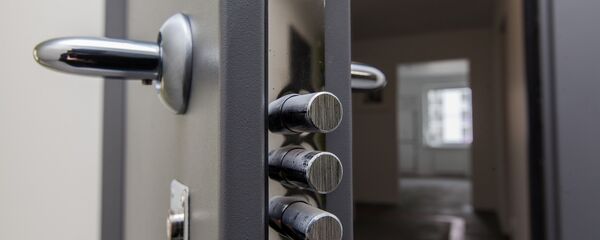 Дверь в квартиру - Sputnik Беларусь