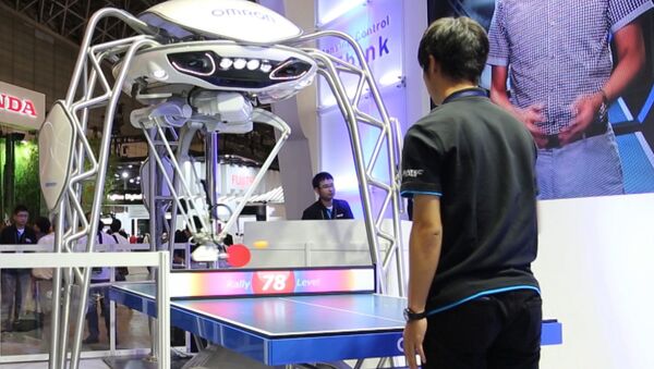 Спутник_Робот для конвейеров мастерски сыграл в пинг-понг на выставке в Японии - Sputnik Беларусь