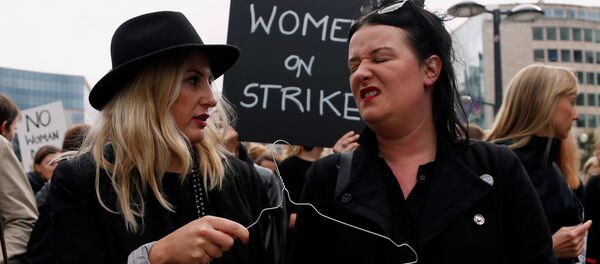 Польки на акции протеста Польки на акции протеста - Sputnik Беларусь