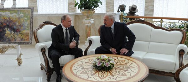 Президент России Владимир Путин (слева) и президент Беларуси Александр Лукашенко - Sputnik Беларусь