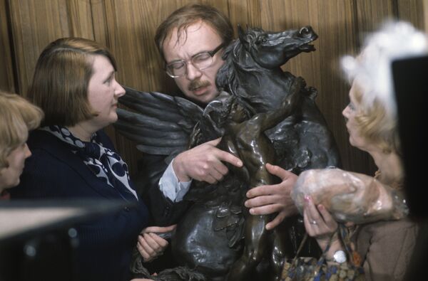 Людмила Иванова в фильме Служебный роман.  - Sputnik Беларусь