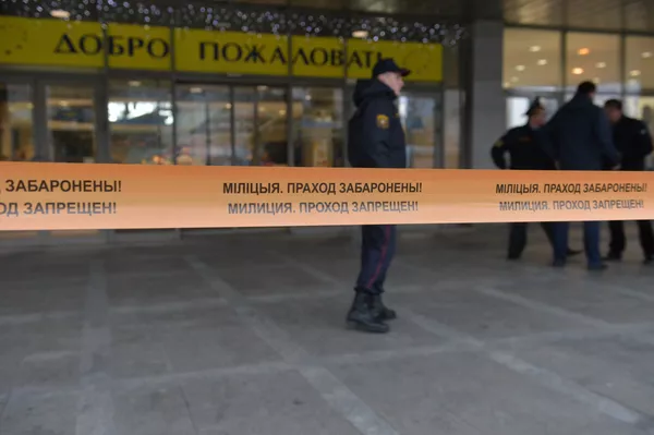 Место убийства оцеплено милицией Место убийства оцеплено милицией - Sputnik Беларусь