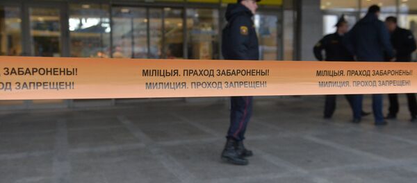 Место убийства оцеплено милицией Место убийства оцеплено милицией - Sputnik Беларусь