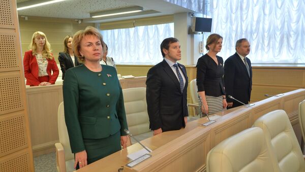 Сенатор и глава Минтруда Марианна Щеткина (впереди слева) - Sputnik Беларусь