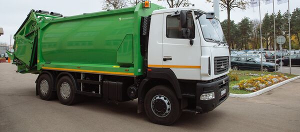 Крупногабаритный мусоровоз МАЗа - Sputnik Беларусь