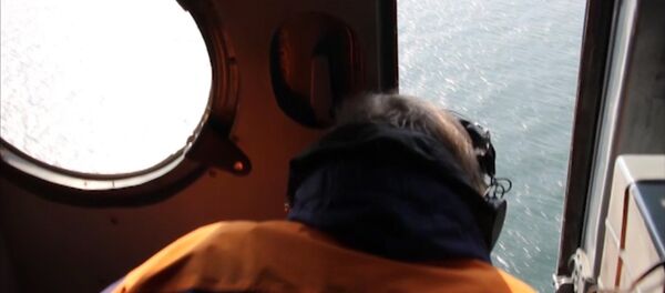 Спутник_Спасатели на вертолете искали  моряков с затонувшего в Крыму плавучего крана - Sputnik Беларусь