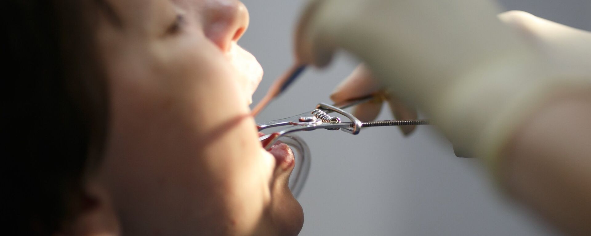 Если правильно ухаживать за зубами, визиты к стоматологу можно свести к минимуму - Sputnik Беларусь, 1920, 07.02.2022