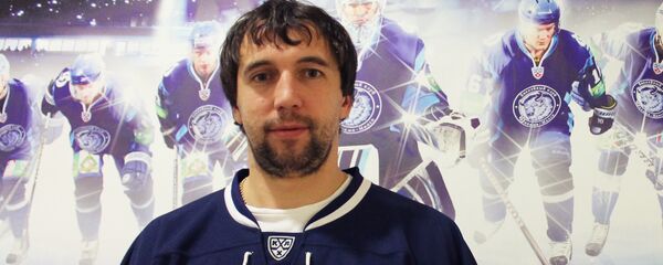 Белорусский хоккеист Александр Китаров - Sputnik Беларусь