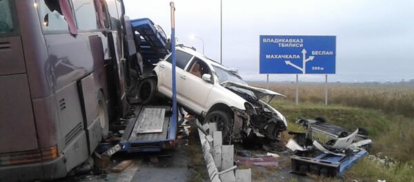 Кадры с места аварии пассажирского автобуса на трассе Беслан-Владикавказ - Sputnik Беларусь