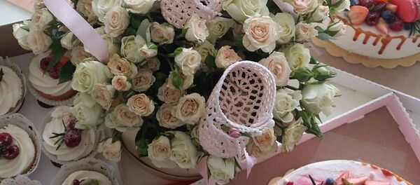 Праздничный стол в честь новорожденной Дарьи Домрачевой - Sputnik Беларусь