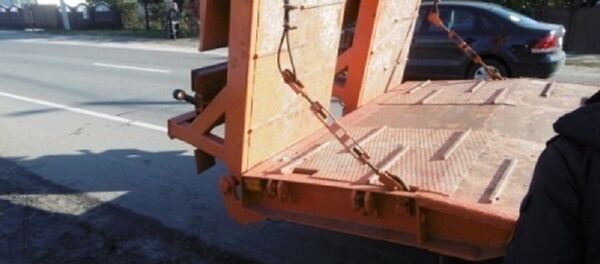 Полуприцеп, под который угодил пешеход - Sputnik Беларусь