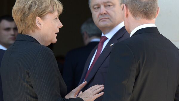 Президент России Владимир Путин, президент Украины Петр Порошенко и канцлер ФРГ Ангела Меркель (справа налево) - Sputnik Беларусь