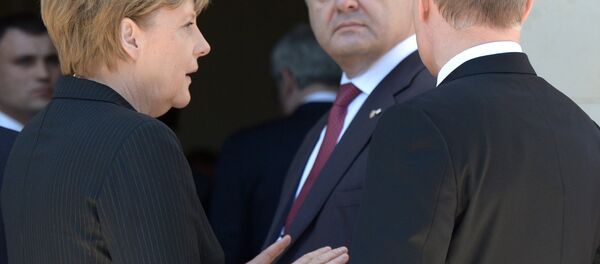 Президент России Владимир Путин, президент Украины Петр Порошенко и канцлер ФРГ Ангела Меркель (справа налево) - Sputnik Беларусь
