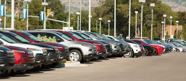 Припаркованные автомобили, архивное фото Припаркованные автомобили, архивное фото - Sputnik Беларусь