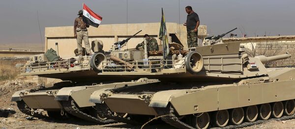 Сирийские танки возле Мосула - Sputnik Беларусь