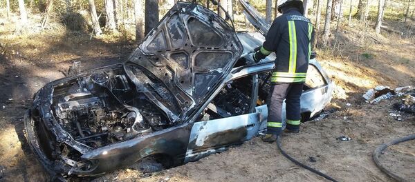 Сгоревшая машина у границы - Sputnik Беларусь