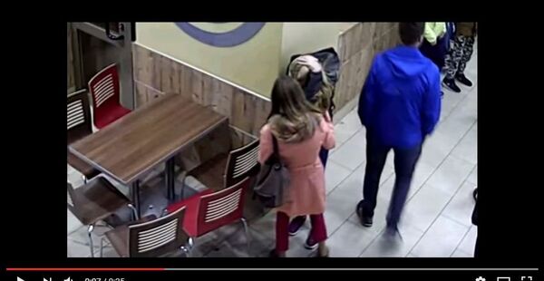 Кадр камеры видеонаблюдения в магазине - Sputnik Беларусь