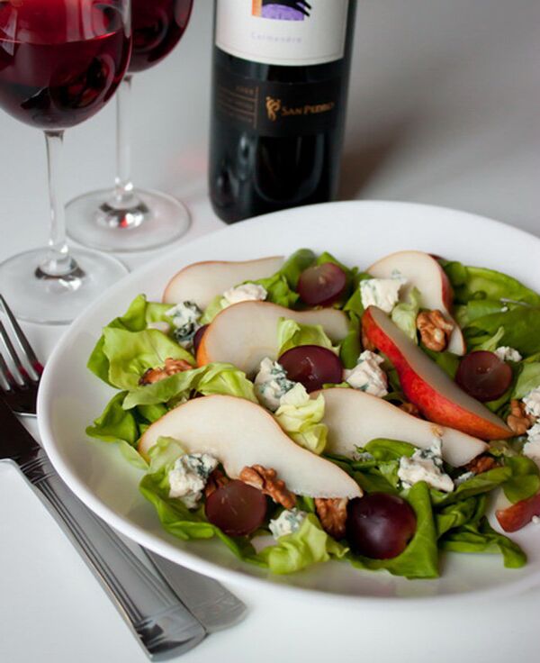 Салат с грушами и голубым сыром Салат с грушами и голубым сыром - Sputnik Беларусь