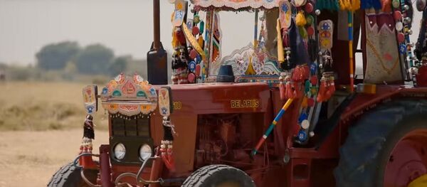 Кадр з роліка Карміцель - Sputnik Беларусь