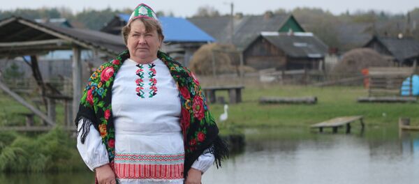 Владелица агрусадьбы Болочанка Алла Мозовка. Она любит угощать своих гостей блюдами из натуральных продуктов. Владелица агрусадьбы Болочанка Алла Мозовка. Она любит угощать своих гостей блюдами из натуральных продуктов. - Sputnik Беларусь