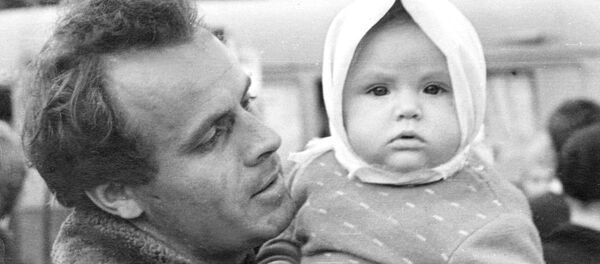 Віктар Тураў з дачкой Аленай Віктар Тураў з дачкой Аленай - Sputnik Беларусь