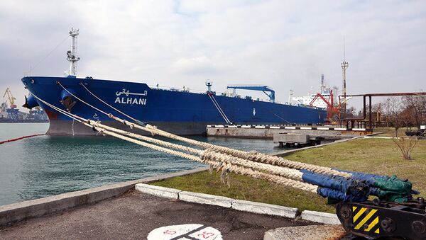 Азербайджанский танкер в порту Одессы - Sputnik Беларусь