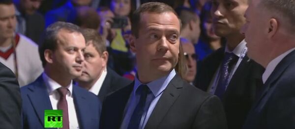 RT показало, как эвакуировали Медведева с форума в Сколково - Sputnik Беларусь