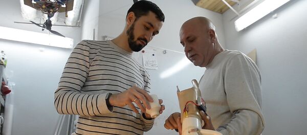 Белорусский программист создал для отца электромеханический протез - Sputnik Беларусь