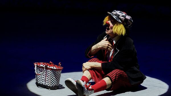 Премьера новой цирковой программы Пусть всегда будет солнце с участием клоуна Олега Попова - Sputnik Беларусь